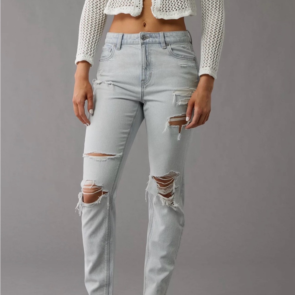 AEO | Strigid Ripped Mom Jean